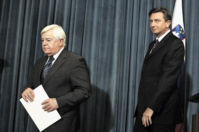 Borut Pahor je kot predsednik vlade za posebnega poročevalca o BiH leta 2010 imenoval nekdanjega predsednika Milana Kučana....