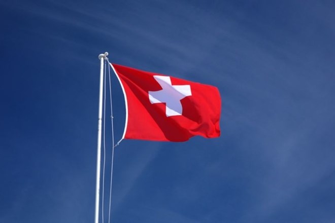 Švicarji na referendumu po projekcijah zavrnili prepoved sintetičnih pesticidov