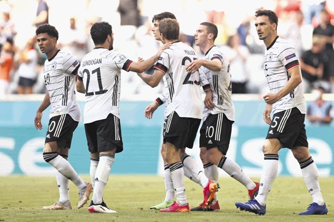 Nemčija je v poslastici evropskega prvenstva nadigrala evropske prvake Portugalce (4:2).