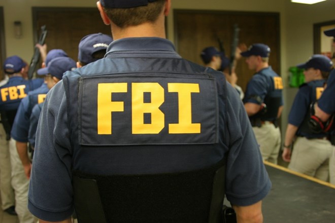 Obvestilo spremljata pečata zveznega preiskovalnega urada FBI in ameriškega ministrstva za trgovino. Fotografija je...