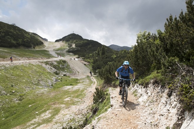 Julijske Alpe dobile 290-kilometrov dolgo kolesarsko krožno pot