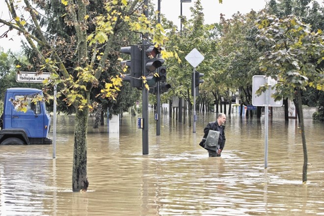Če bo sprejeta novela zakona o vodah, ki širi možnosti za pozidavo obvodnih površin, se bodo poplavna tveganja še povečala.