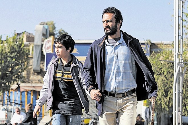 Režiser Asghar Farhadi se je v filmu Junak vrnil v rodni Iran.