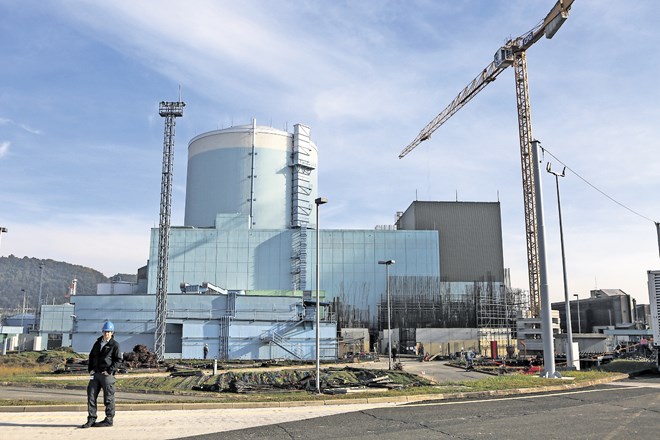 Jedrska elektrarna v Krškem proizvede slabih 700 megavatov elektrike, polovica je gre na Hrvaško. JEK 2 bi tako v naše...