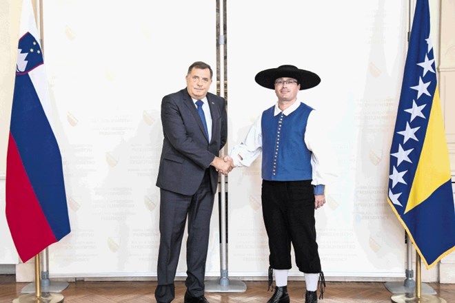 Slovenski veleposlanik v BiH se je takole predstavil predsedniku predsedstva BiH Miloradu Dodiku.
