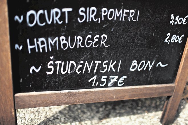 V Študentski organizaciji Slovenije ugotavljajo, da je v zadnjih dveh letih vse manj ponudnikov študentske prehrane na bone.