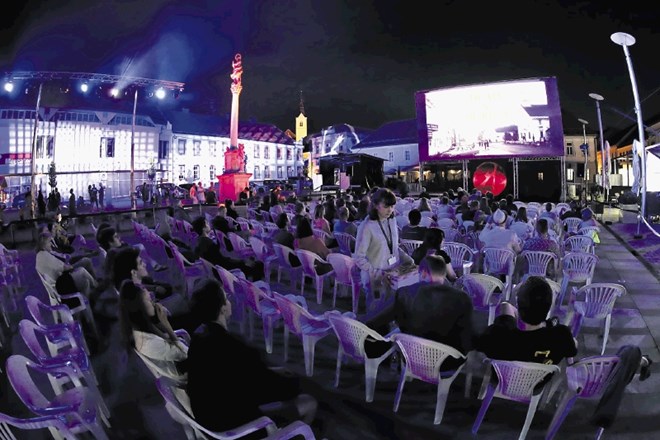 Na festivalu je bilo prikazanih 36 celovečernih filmov, 9 dokumentarcev in 34 kratkih filmov iz 30 držav.