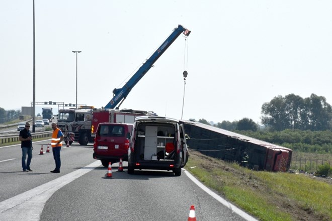 V včerajšnji tragični prometni nesreči avtobusa, ki je bil na poti iz Frankfurta v Prištino, je umrlo devet potnikov in eden...