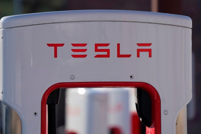 Tesla prvič z več kot milijardo dolarjev četrtletnega dobička