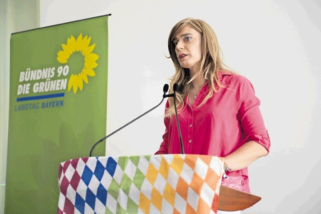 Tessa Ganserer, poslanka zelenih v bavarskem deželnem zboru in transspolna oseba, se bori za to, da bi ljudem, ki želijo...