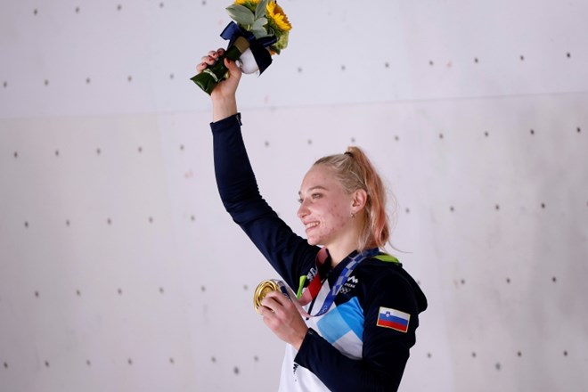 Dvaindvajsetletnica je včeraj osvojila zlato medaljo v športnem plezanju.