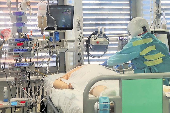 Ob prenizki precepljenosti skorajda ni dvomov, da bodo v kratkem postelje v slovenskih bolnišnicah zasedli bolniki s covidom....