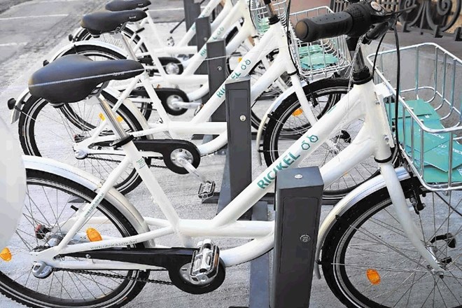 Letna članarina Ricikla za občane je 10 evrov, vsakemu uporabniku pa pripada 14 ur uporabe kolesa na teden.