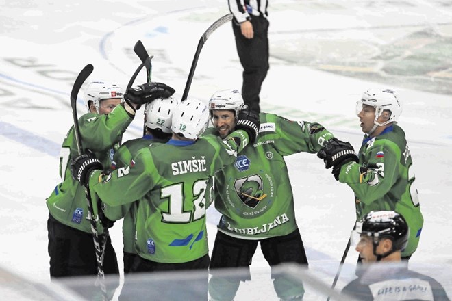 Hokejisti Olimpije so tivolsko občinstvo na domači premieri lige ICEHL omrežili z borbenim duhom.
