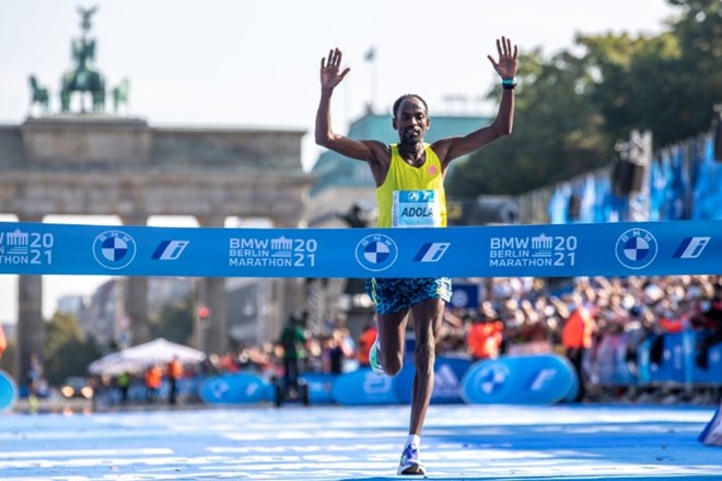 Adola zmagovalec berlinskega maratona, Bekele tretji