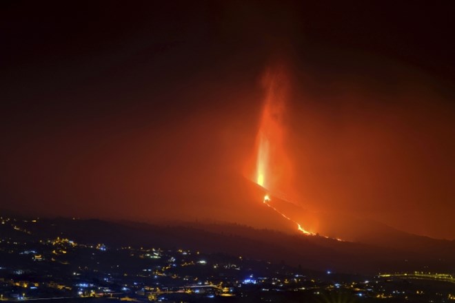 Osem dni po izbruhu je danes vulkan na španskem otoku La Palma nehal bruhati lavo.
