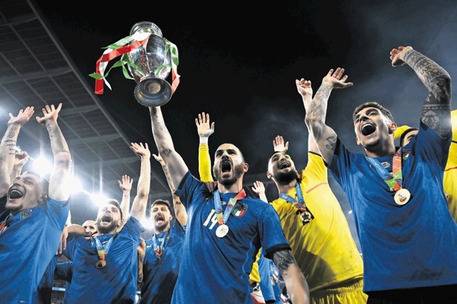 Italija, ki je neporažena že na kar 38 zaporednih tekmah, želi po naslovu evropskih prvakov še zmago v ligi narodov.