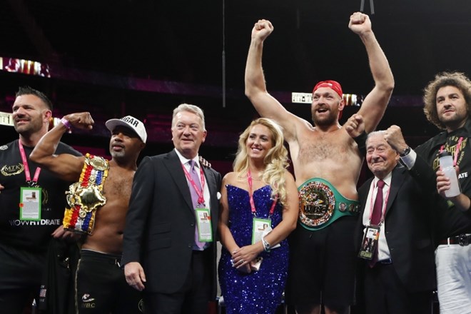 Triintridesetletni britanski boksar Tyson Fury ostaja svetovni boksarski prvak po verziji WBC v težki kategoriji.