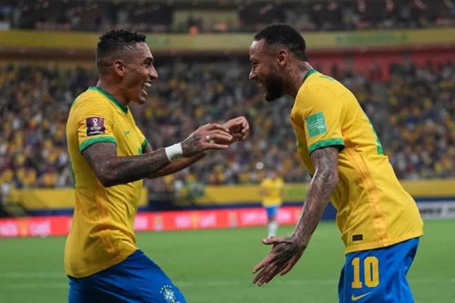 Brazilci so povsem strli sicer žilave in vedno neugodne Urugvajce, v tekmi pa je blestel njihov največji zvezdnik Neymar.