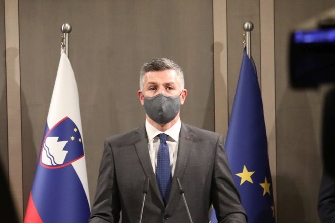 Predsednik komisije Matjaž Nemec je že danes dejstvo, da sta Hojs in Mahnič v policijski štab prišla v času, ko je policijska...