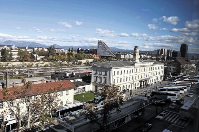 Nova železniška postaja Ljubljana očitno ne bo taka, kot so si jo zamislili zmagovalni arhitekti. Razlog? Cenejši projekt.