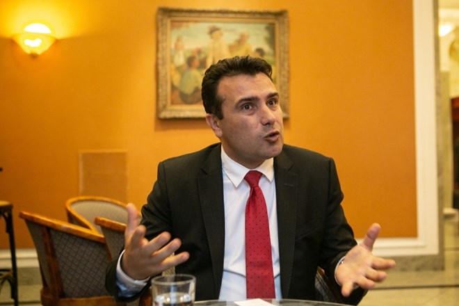 Potem ko je Zoran Zaev (na fotografiji) nedavno po hudem porazu svojih socialdemokratov (SDSM) na lokalnih volitvah napovedal...