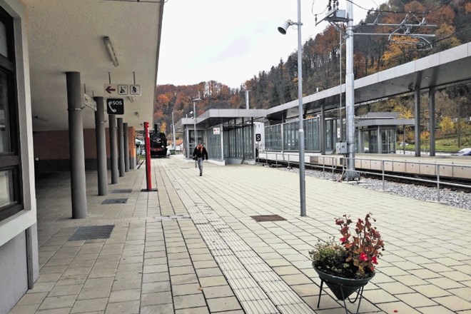 Železniška postaja v Laškem je v sklopu nadgradnje dobila povsem novo podobo.