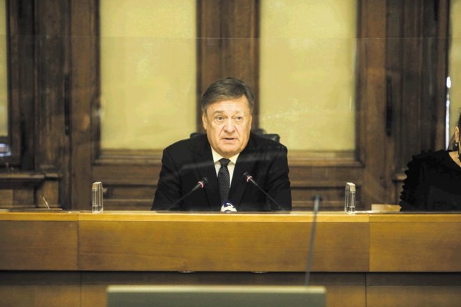 Janković je izrazil željo, da bi tožilka, če že koga, sodno preganjala zgolj njega.
