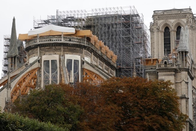 Prenova Notre-Dame po oceni načrtovalcev ni radikalna 