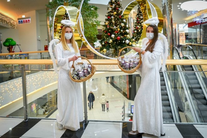 Miklavževi pomočniki, angelčki bodo goste nakupovalnega centra obdarovali s sladkimi darili in drugimi presenečenji.