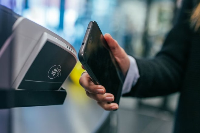 Mobilno plačevanje med Slovenci vse bolj priljubljeno