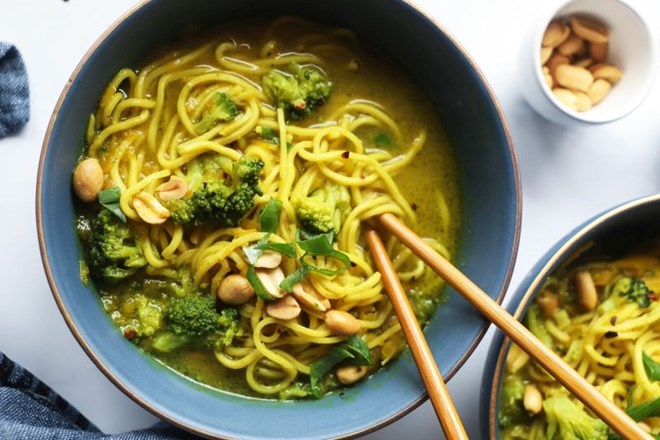 #recept Bučna juha z brokolijem in špageti