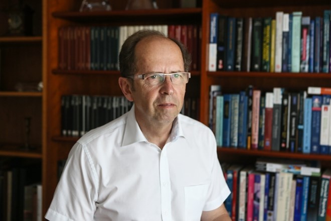 Dr. Dušan Mramor ekonomist