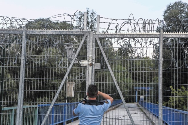 Če bi Hrvaška postala članica EU, žičnata ograja na meji s Hrvaško ne bi bila več dovoljena.