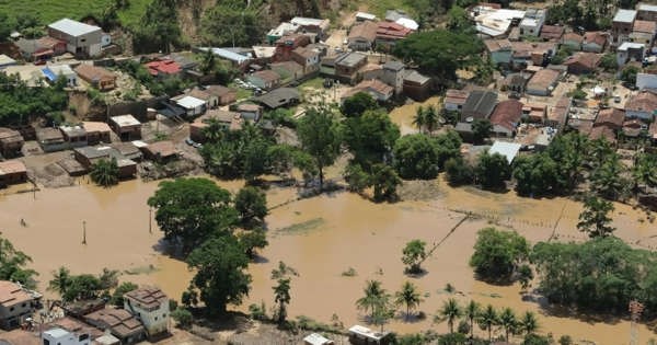 Na severovzhodu Brazilije zaradi padavin na tisoče ljudi prisiljenih zapustiti domove 