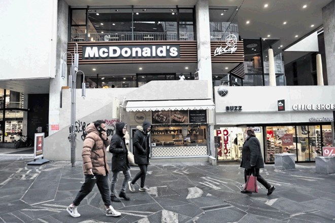 Lastnik lokala na Čopovi ulici, kjer domuje McDonald's, želi 25.000 evrov mesečne najemnine.