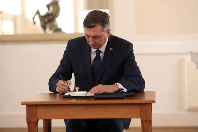 Volilna tekma se lahko začne. Predsednik republike Borut Pahor je včeraj podpisal odlok o razpisu rednih državnozborskih...