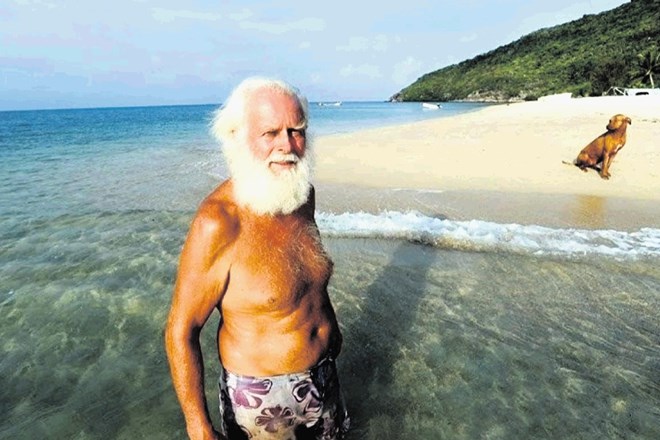 Brandon Grimshaw je leta 1962 kupil zapuščen otok v otočju Sejšeli in ga z lastnimi rokami uredil v naravni park.