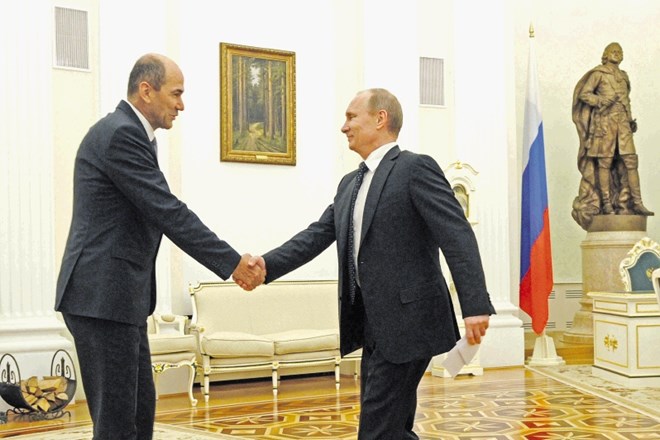 Slovenski premier Janša se je z ruskim predsednikom Putinom srečal novembra 2012 (na fotografiji), tokrat pa se bo moral tako...