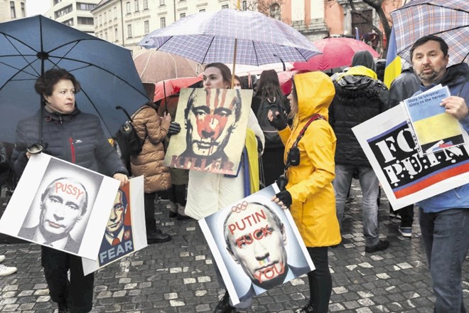 Protest Ukrajincev proti ruskemu vojaškemu napadu minuli petek v Ljubljani