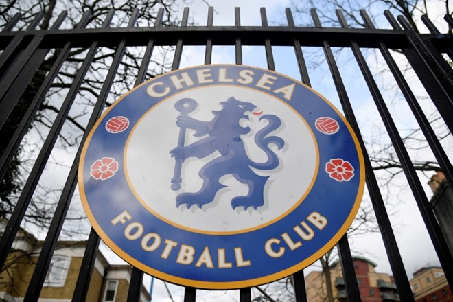 Turški milijarder Muhsin Bayrak je vstopil v igro za nakup Chelseaja, londonskega nogometnega kluba, ki ga ruski lastnik...