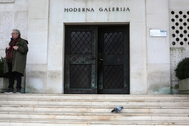 Zaposleni v Moderni galeriji zahtevajo odstop ali razrešitev direktorja