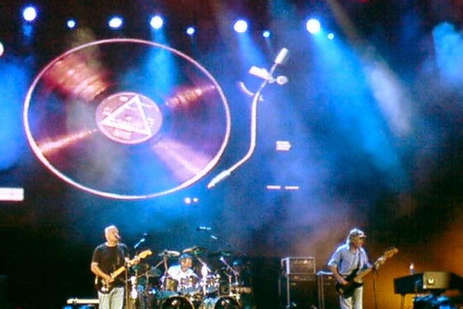 Pink Floydi za Ukrajino s prvo novo pesmijo po letu 1994

