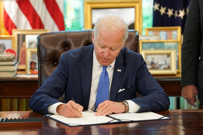 Biden podpisal nov program pomoči Ukrajini