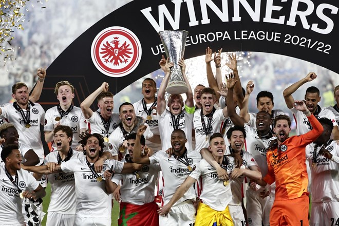 Eintracht Frankfurt šele enajsti v Nemčiji in prvi v ligi Evropa