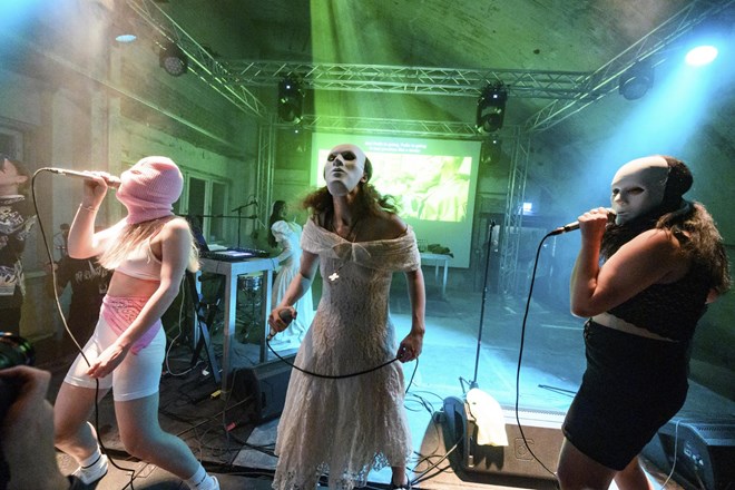 Na festival Lezbična četrt prihaja razvpita skupina Pussy Riot
