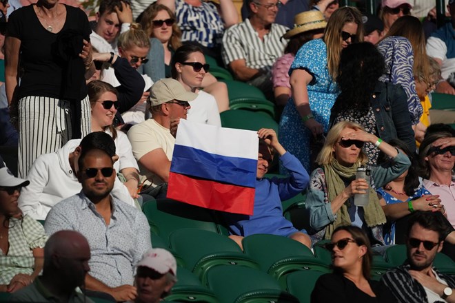 V Wimbledonu brez ruskih in beloruskih tenisačev, a tudi brez točk za lestvici
