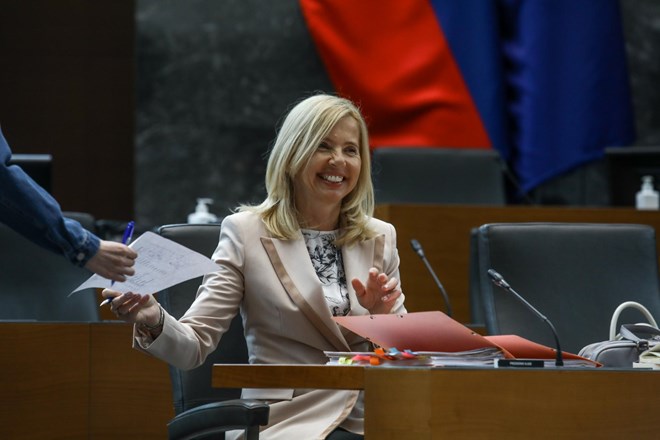 Tatjana Bobnar potrjena kot kandidatka za notranjo ministrico
