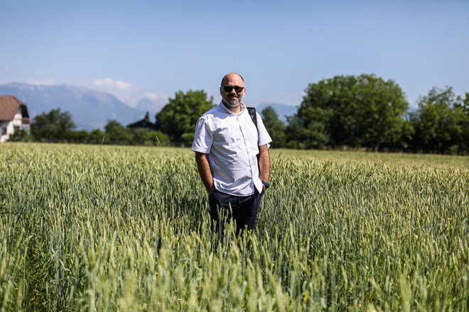 Aleš Kuhar, agrarni ekonomist: Agresivno poseganje v razmerja pri cenah hrane bi bilo igranje z ognjem