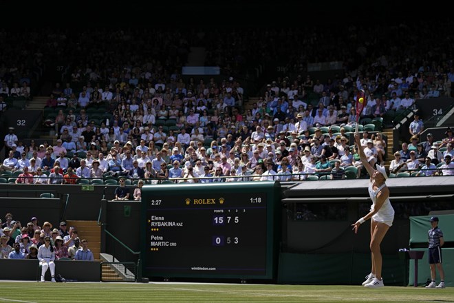 WTA zaradi izključitve ruskih in beloruskih igralk Wimbledonu naložilo milijon dolarjev kazni